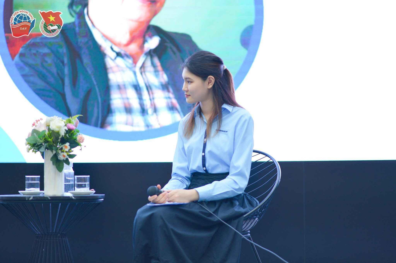 MC Talkshow với Họa sĩ - Dịch giả Trịnh Lữ. MC Talkshow với Họa sĩ - Dịch giả Trịnh Lữ.