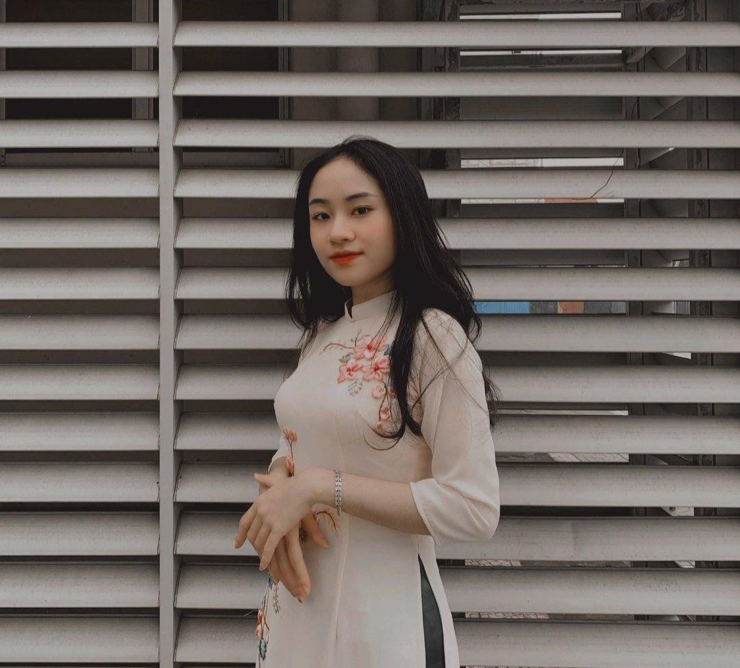 Thanh Hà, hiện là sinh viên năm cuối của Khoa Sư phạm Ngoại ngữ, trường Đại học Vinh. Thanh Hà, hiện là sinh viên năm cuối của Khoa Sư phạm Ngoại ngữ, trường Đại học Vinh.