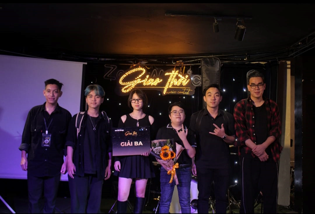 Giải ba thuộc về Band BAMIB3R với ca khúc Dệt tầm gai.
