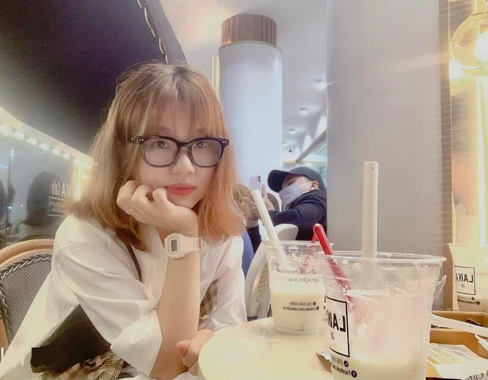 Nguyễn Ngọc Huyền – Phó Bí thư chi đoàn lớp 62KTH, Ủy viên Ban chấp hành Khoa Hóa và Môi trường. Nguyễn Ngọc Huyền – Phó Bí thư chi đoàn lớp 62KTH, Ủy viên Ban chấp hành Khoa Hóa và Môi trường.