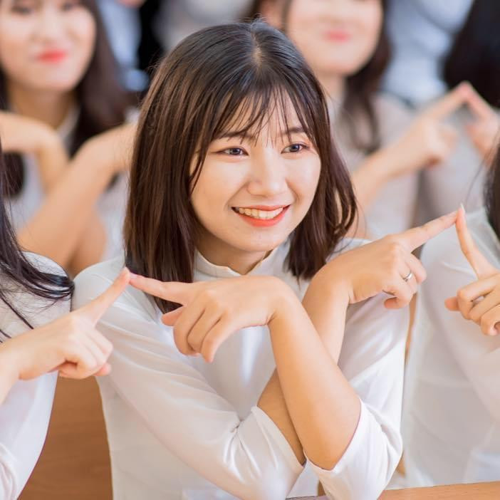 Nguyễn Ngọc Trà sinh năm 2002, hiện đang là sinh viên năm ba của khoa Kiến trúc và Quy hoạch, trường Đại học Xây Dựng Hà Nội.