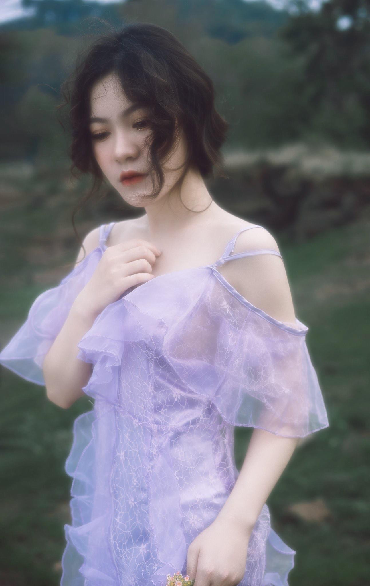 Mang trái tim ấm áp, Tú Quỳnh mơ ước được cống hiến hết sức mình, một cách trọn vẹn và hoàn mỹ nhất cho thế giới xung quanh.