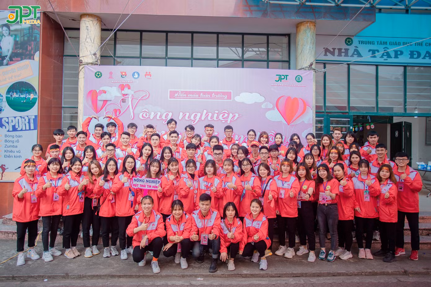 Đội Thanh niên vận động hiến máu – Học viện Nông nghiệp Việt Nam.