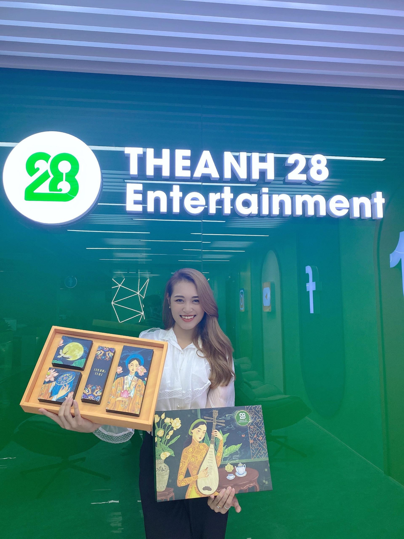 Hiện nay, Hà Anh đang là diễn viên độc quyền của Theanh28 entertainment.