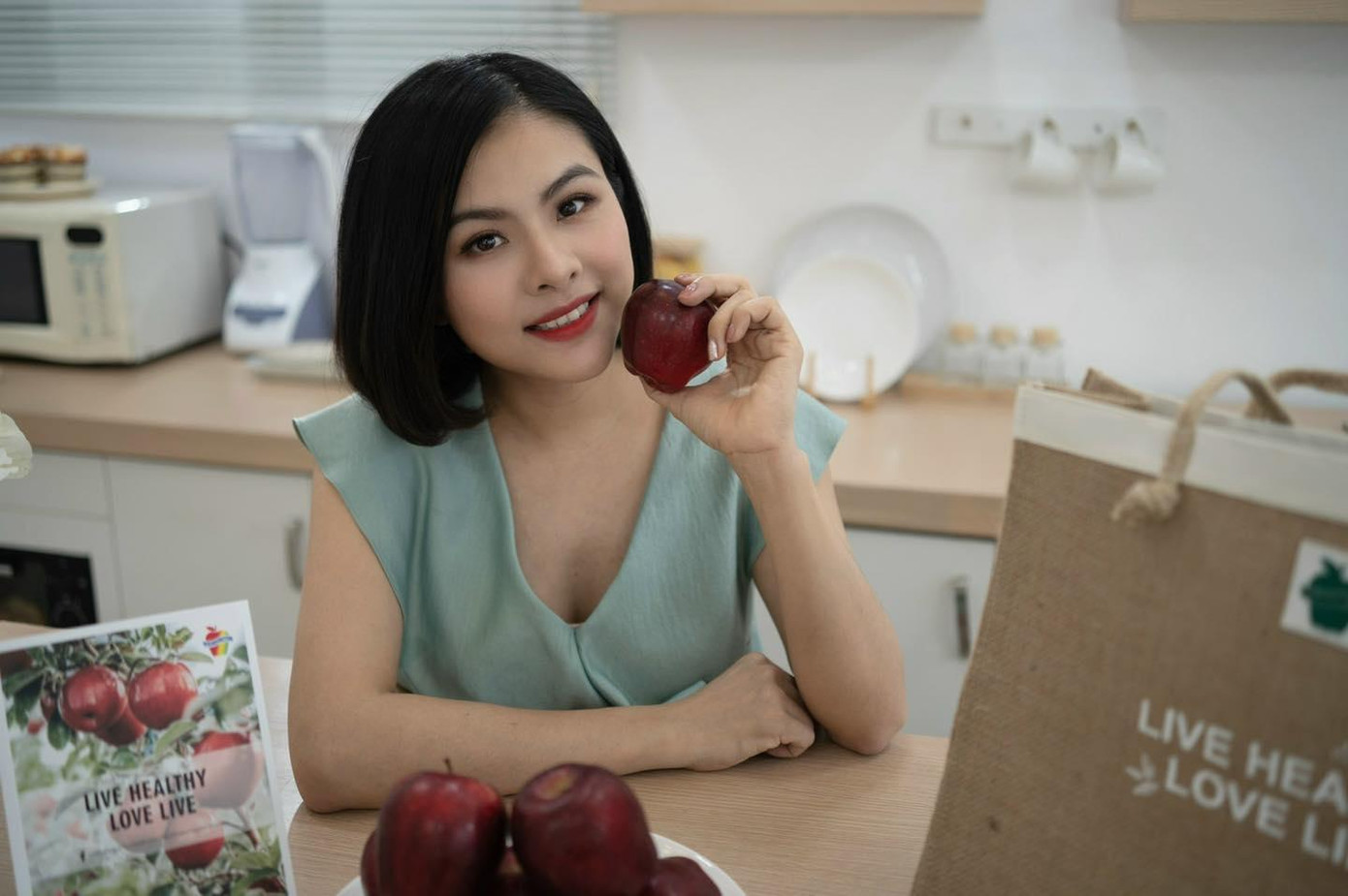 Nhan sắc ngày càng thăng hạng của Vân Trang (Ảnh: Facebook Diễn viên Vân Trang).