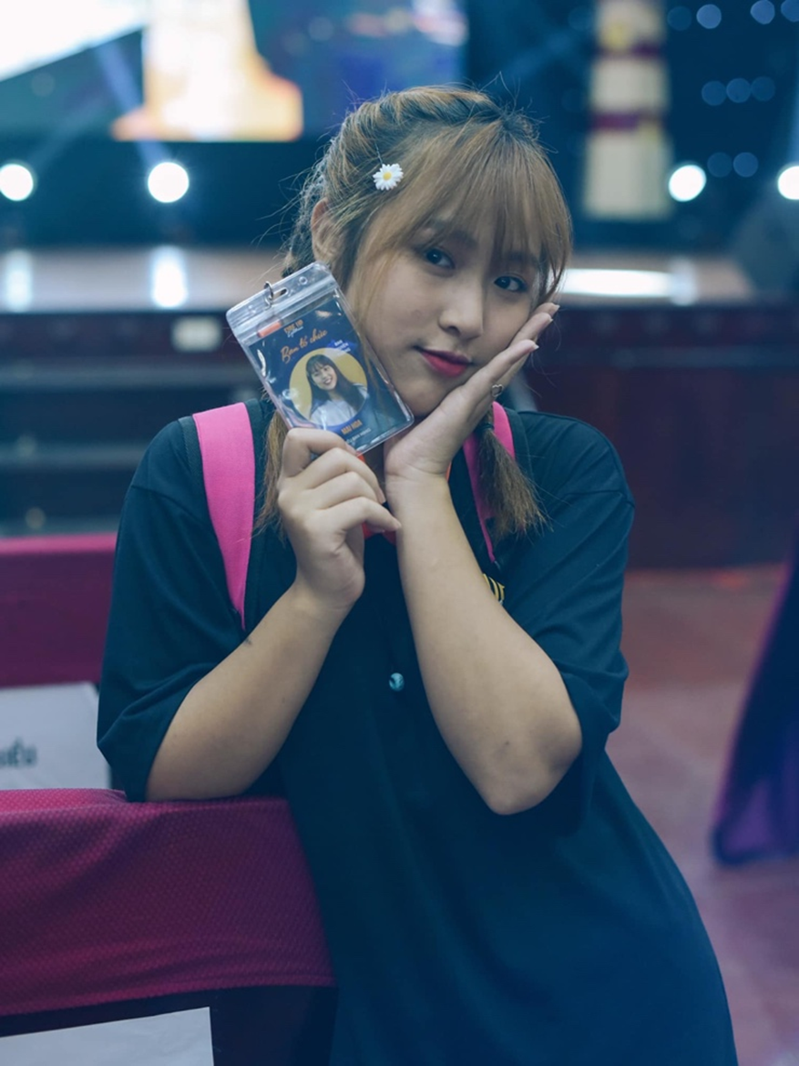 Nữ sinh gây ấn tượng với hình ảnh năng động trong việc tham gia các sự kiện, hoạt động ngoại khóa của trường.