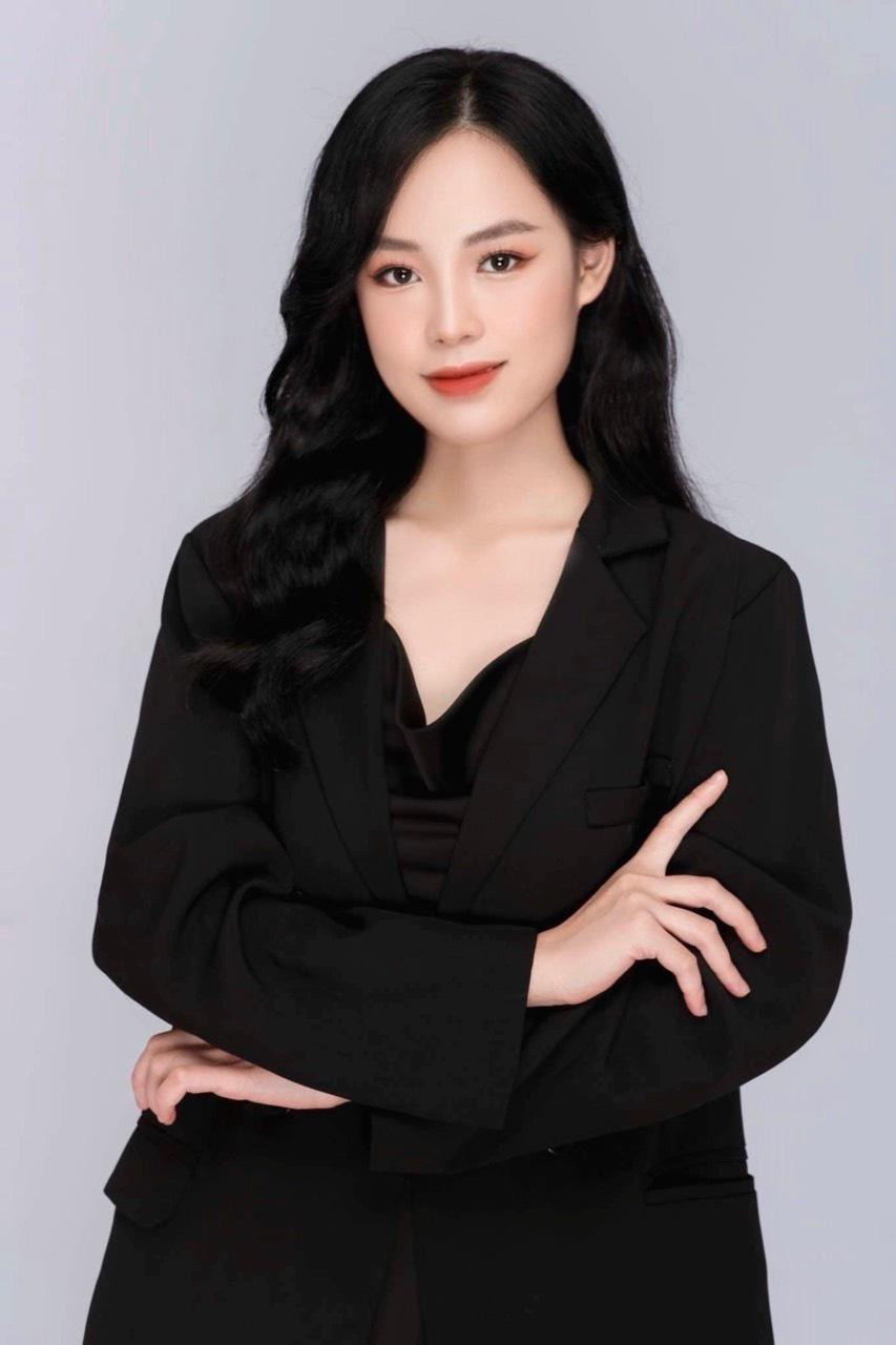 Lê Thị Mai đến từ Thanh Hóa, hiện là sinh viên năm 3 khoa Việt Nam học, trường Đại học Sư phạm Hà Nội. Lê Thị Mai đến từ Thanh Hóa, hiện là sinh viên năm 3 khoa Việt Nam học, trường Đại học Sư phạm Hà Nội.