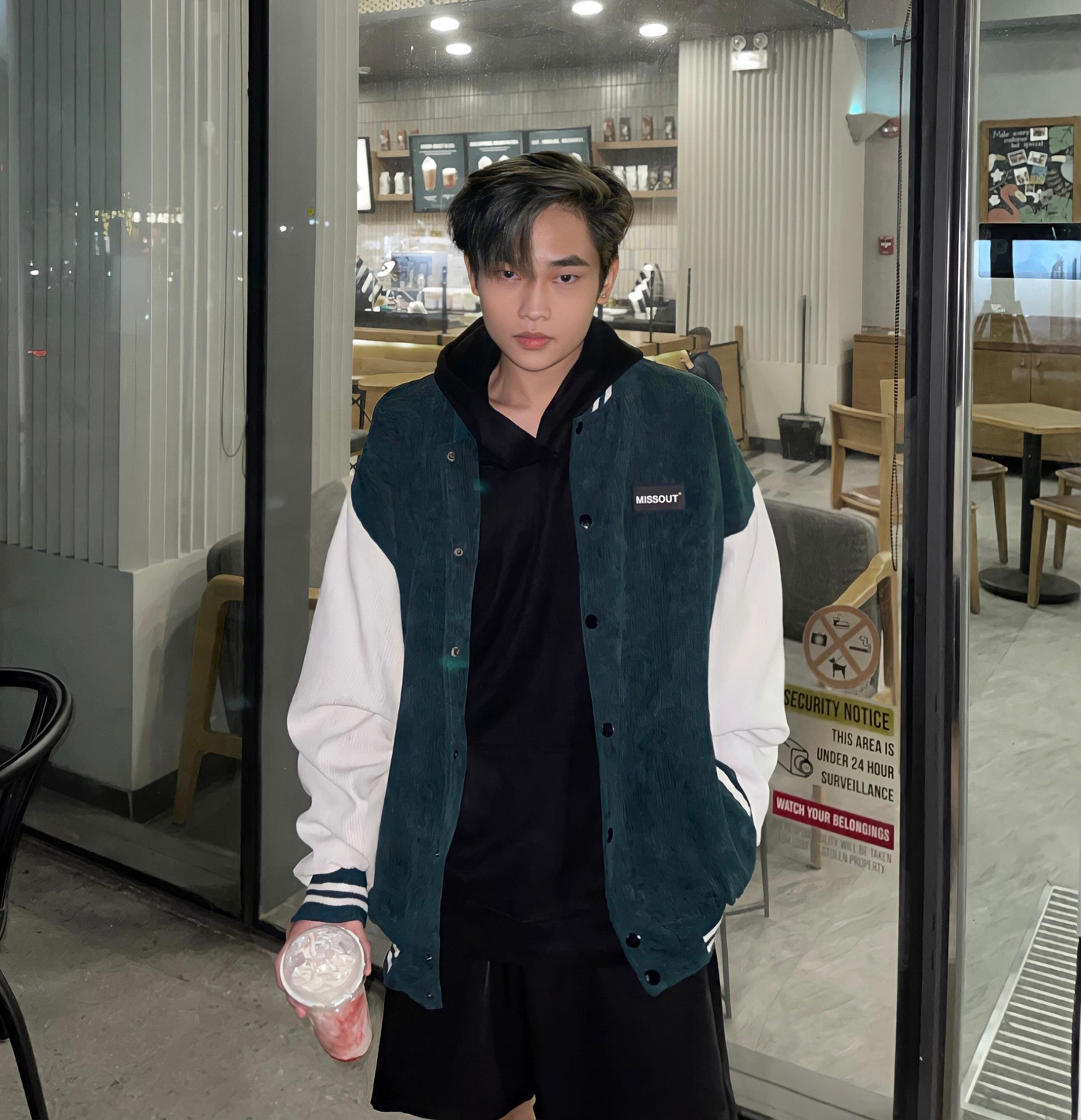 Không chỉ sở hữu ngoại hình nổi bật, Minh Đức luôn nhiệt huyết, không ngừng nỗ lực phát triển tài năng của bản thân.