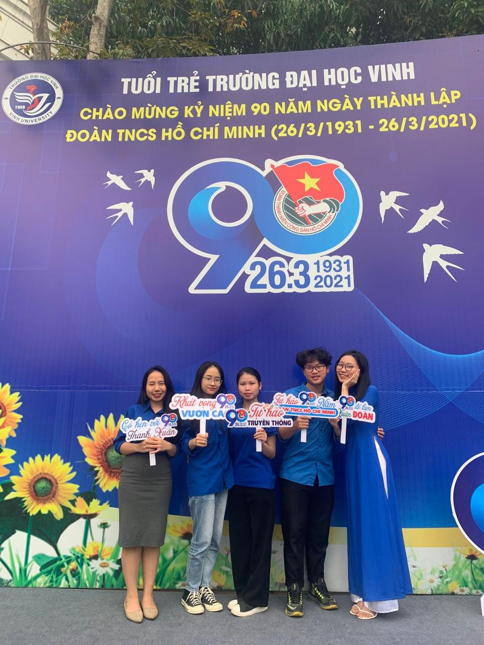 Thanh Hà được đề xuất nắm giữ chức vụ Ủy viên Ban thư kí Liên chi Hội Khoa Sư phạm Ngoại ngữ. Thanh Hà được đề xuất nắm giữ chức vụ Ủy viên Ban thư kí Liên chi Hội Khoa Sư phạm Ngoại ngữ.