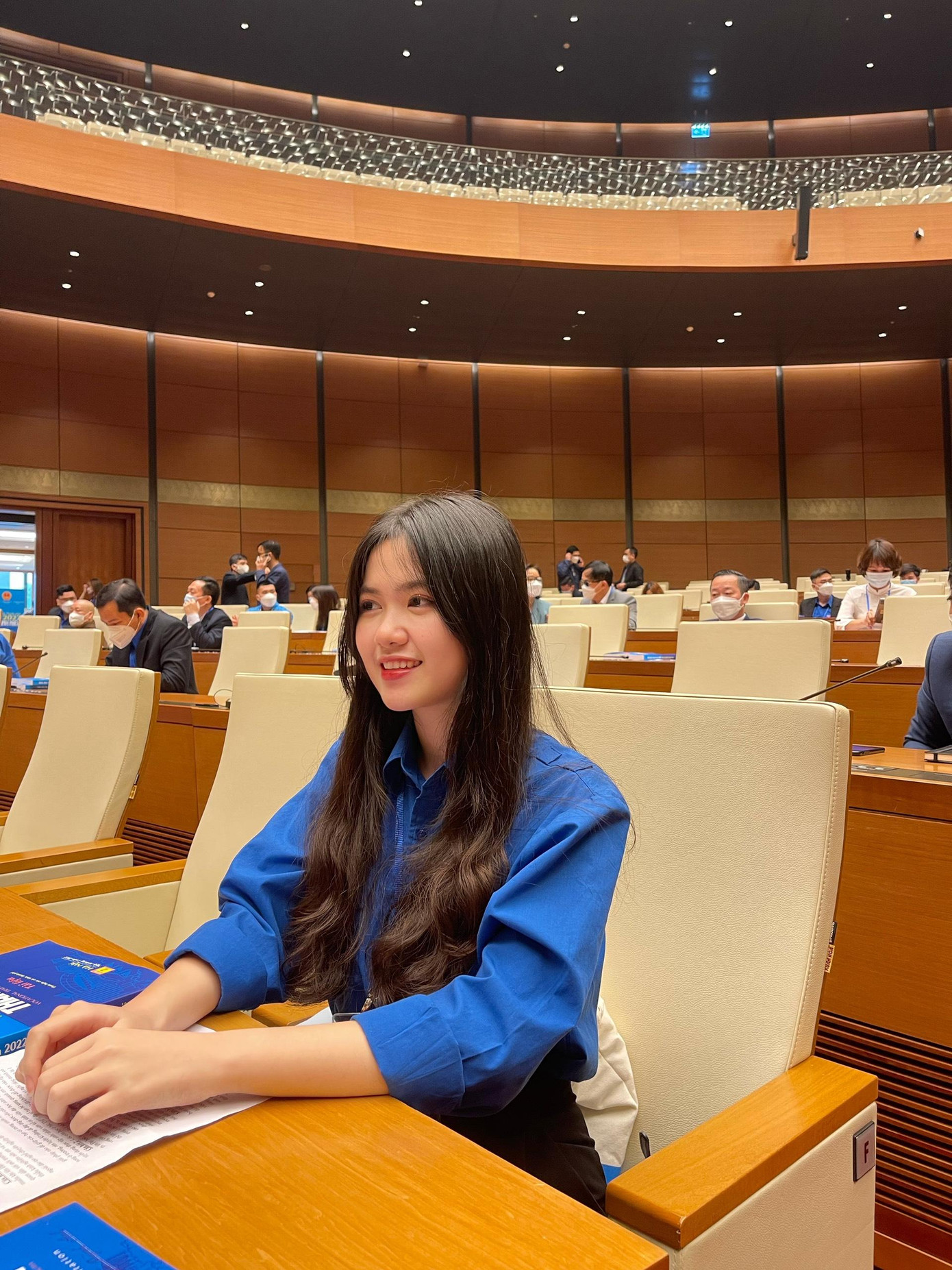 Hiện tại Quỳnh Anh đang là Cộng tác viên (CTV) Ban Văn phòng của Đoàn Thanh niên Học viện Ngoại giao. Hiện tại Quỳnh Anh đang là Cộng tác viên (CTV) Ban Văn phòng của Đoàn Thanh niên Học viện Ngoại giao.