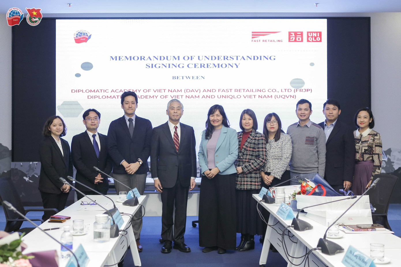 Chiều ngày 21/12, tại Học viện Ngoại giao đã diễn ra lễ ký kết thỏa thuận hợp tác giữa Học viện Ngoại giao và tập đoàn Fast Retailing Nhật Bản và thương hiệu UNIQLO Việt Nam.