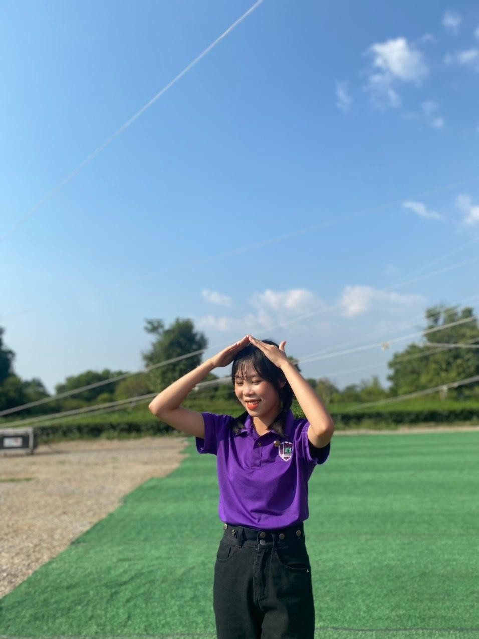 Với Nguyễn Linh: "Sống cống hiến, sống tích cực với trái tim nóng bỏng nhiệt huyết của tuổi trẻ bởi tuổi trẻ có rất nhiều hoài bão và đam mê." Với Nguyễn Linh: "Sống cống hiến, sống tích cực với trái tim nóng bỏng nhiệt huyết của tuổi trẻ bởi tuổi trẻ có rất nhiều hoài bão và đam mê."