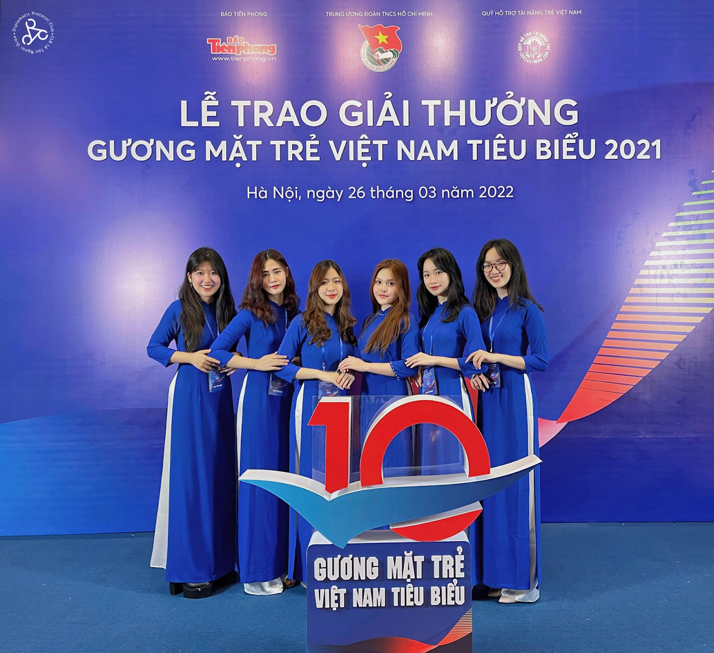 CLB Lễ tân tham gia Lễ trao giải thưởng Gương mặt trẻ Việt Nam tiêu biểu 2021.