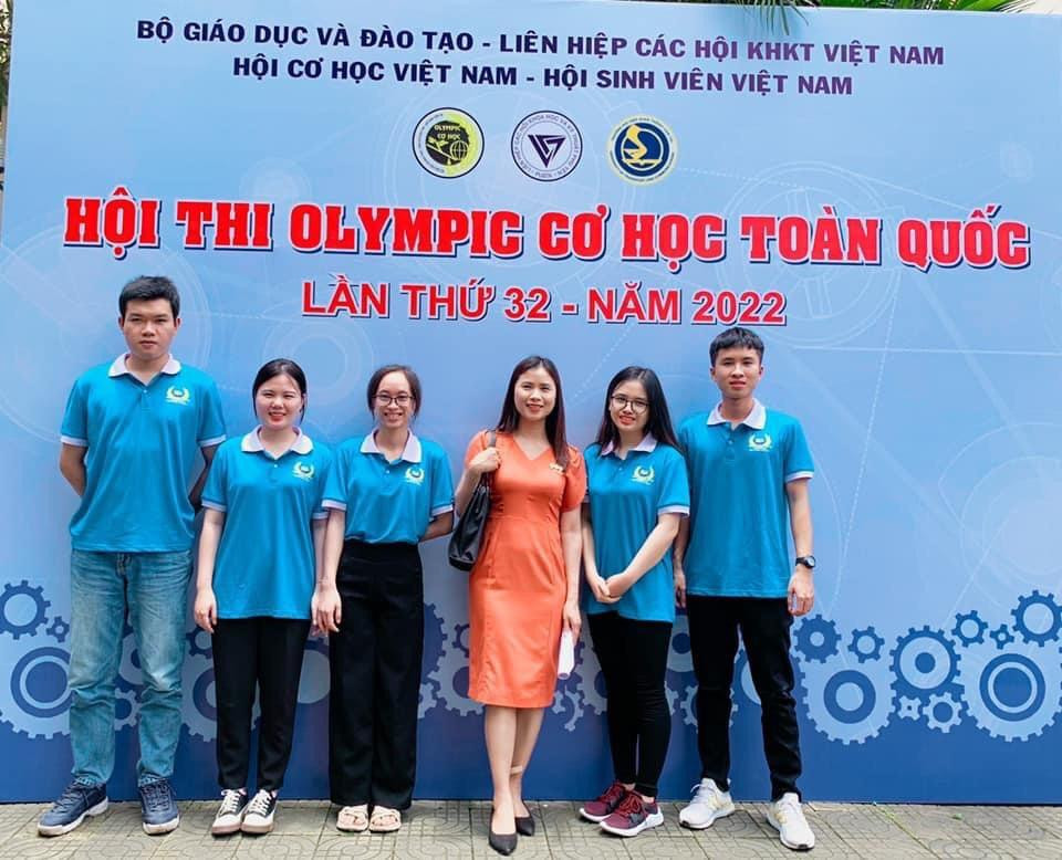 Các thành viên của đội tuyển Olympic Cơ học đất. Các thành viên của đội tuyển Olympic Cơ học đất.