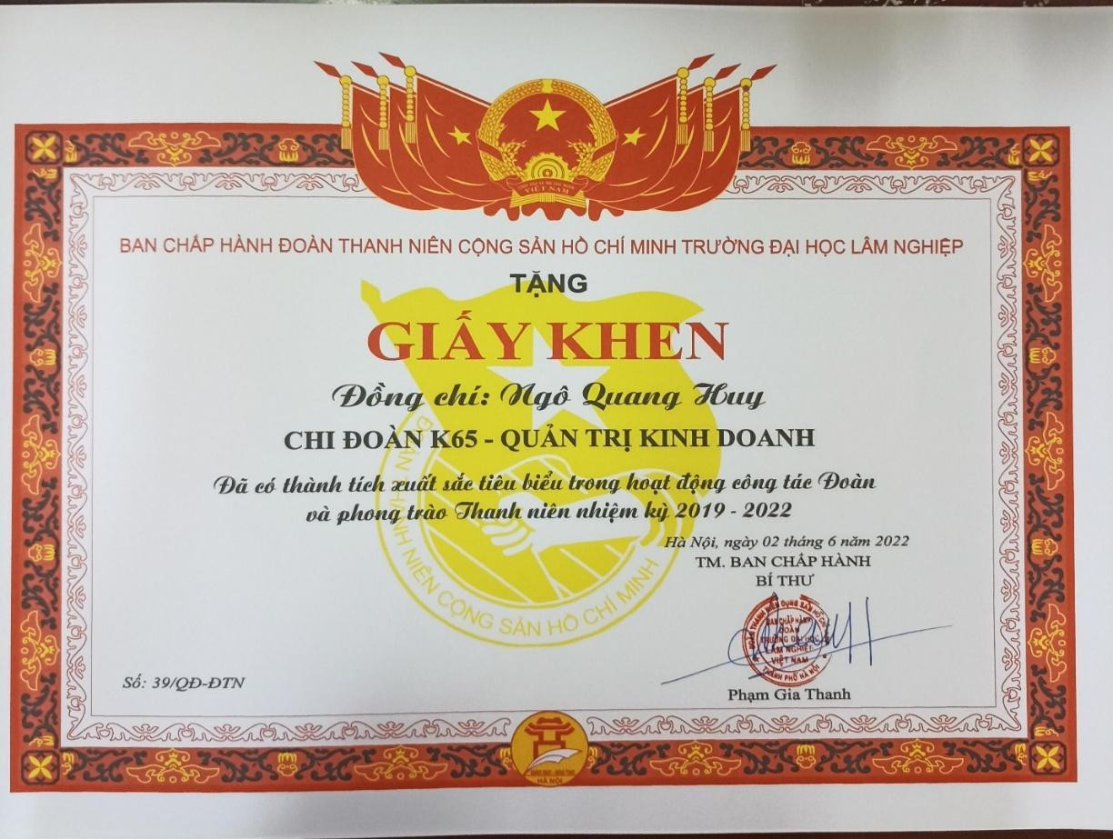 Bằng sự nỗ lực không ngừng nghỉ, Quang Huy vinh dự nhận được bằng khen từ Ban chấp hành Đoàn trường. Bằng sự nỗ lực không ngừng nghỉ, Quang Huy vinh dự nhận được bằng khen từ Ban chấp hành Đoàn trường.