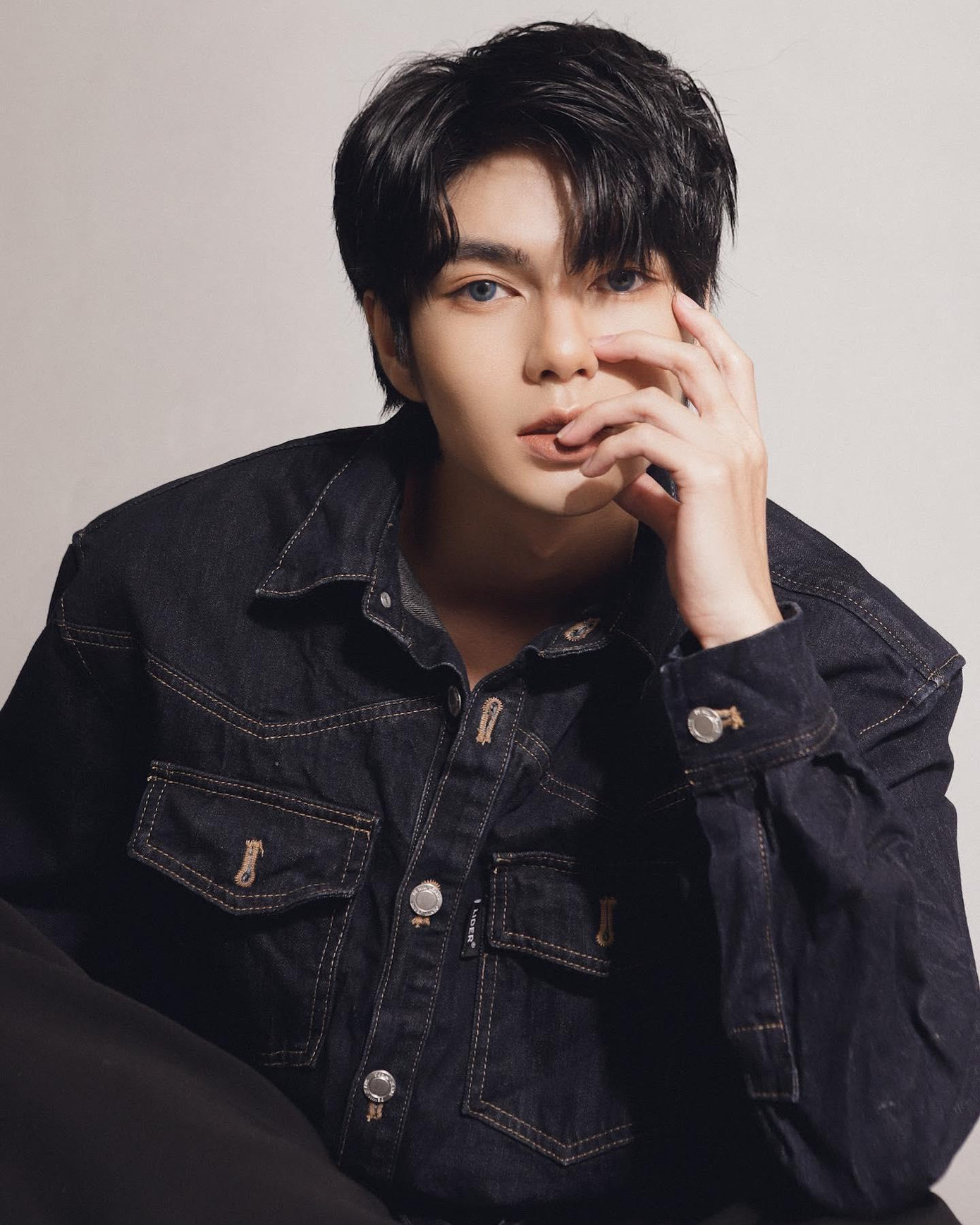 Phan Công Tuấn Anh (sinh năm 2001) hiện đang là người mẫu ảnh tự do và là KOL có tiếng tại Sài Thành.