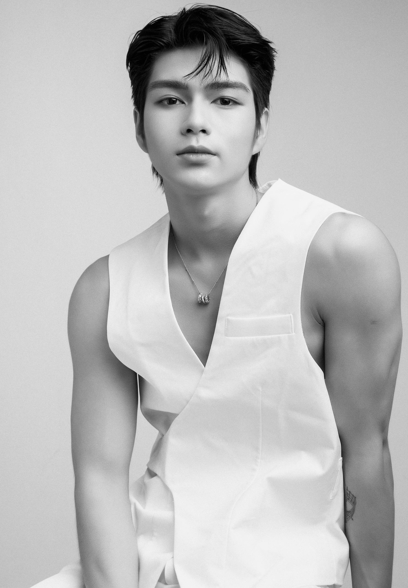 Bên cạnh đó, Tuấn Anh còn có niềm đam mê đặc biệt dành cho diễn xuất và ca hát.