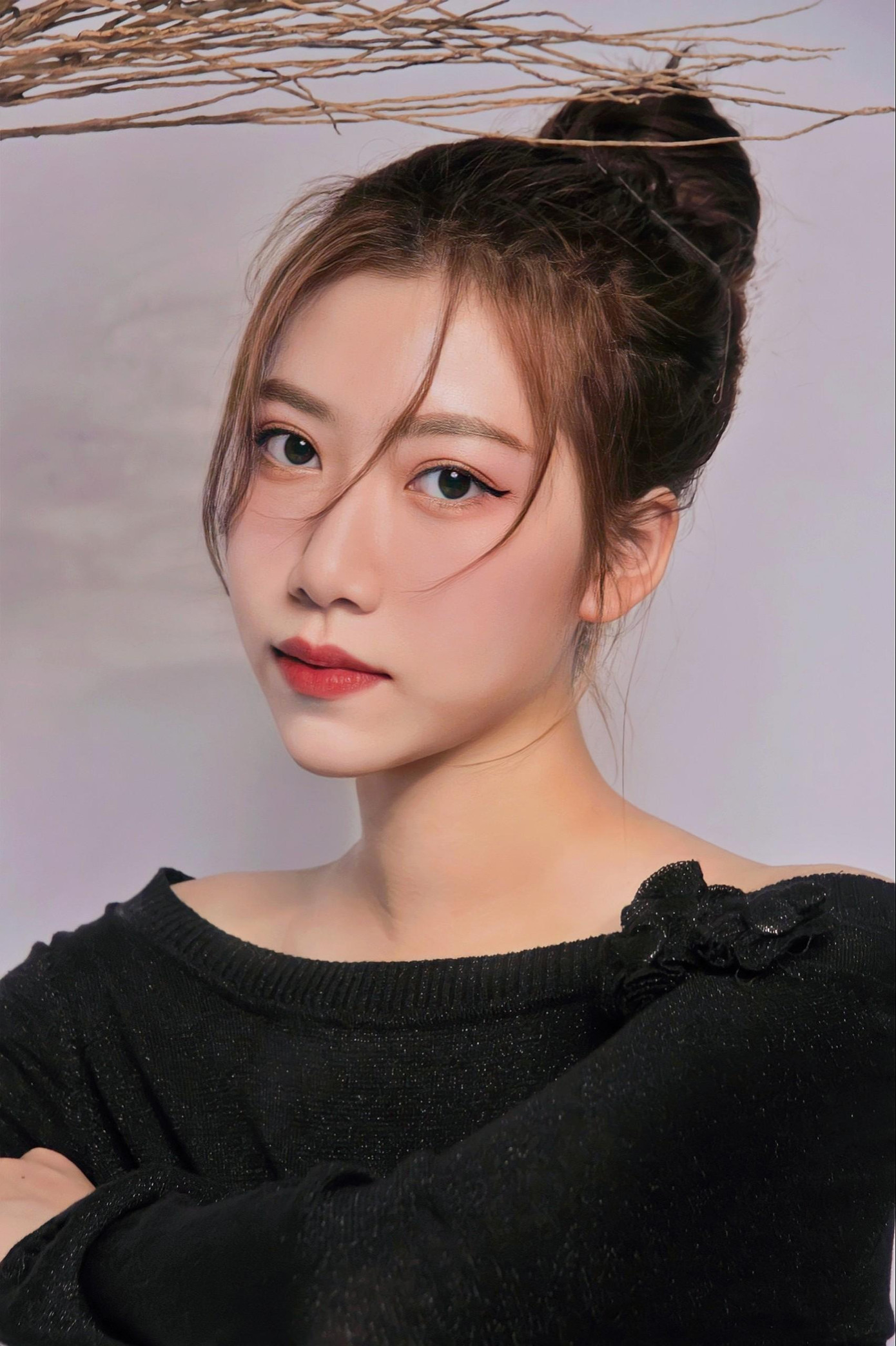 Trước thực trạng &quot; màu xanh&quot; đang dần mất đi, theo Quỳnh những người trẻ như chúng ta cần có sự can đảm và dũng cảm nhiều hơn trong việc bảo vệ môi trường.