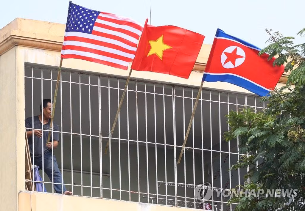 Đoàn xe Tổng thống Mỹ Trump về khách sạn JW Marriott ảnh 46