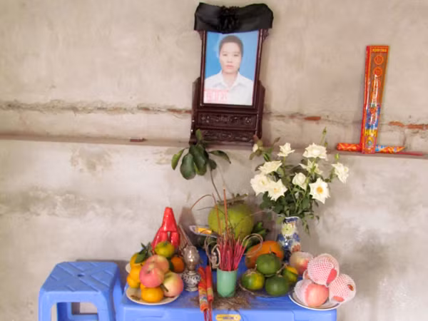 Di ảnh của em L. Di ảnh của em L