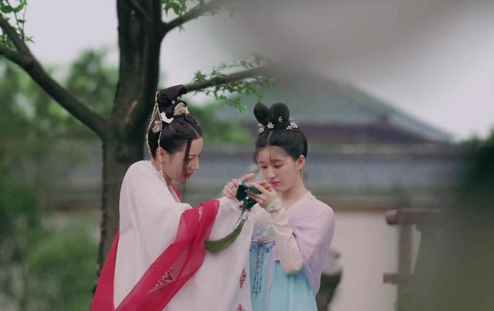 Lý Trường Ca và Lý Lạc Yên từ nhỏ đến lớn đã luôn chơi cùng nhau.