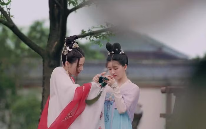 Lý Trường Ca và Lý Lạc Yên từ nhỏ đến lớn đã luôn chơi cùng nhau.