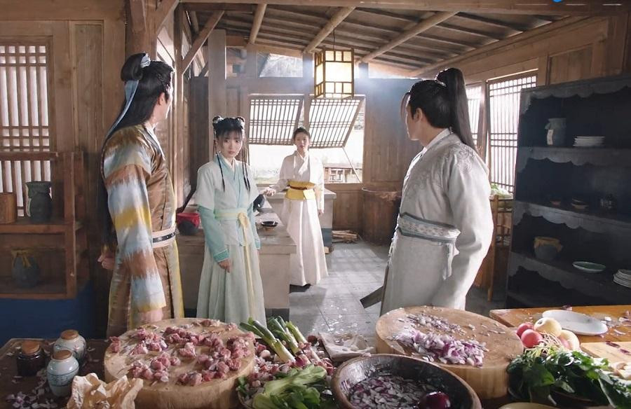 Cảnh vào bếp được cho là làm lố của hai thầy trò vì muốn ghi điểm trong mắt Tang Kỳ. Cảnh vào bếp được cho là làm lố của hai thầy trò vì muốn ghi điểm trong mắt Tang Kỳ.