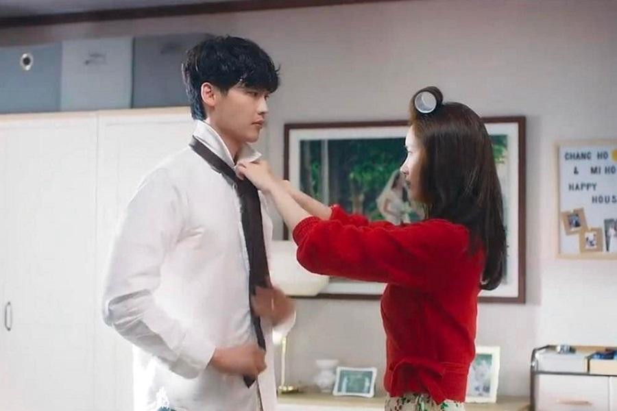 Anh còn dựa dẫm vào người vợ đảm đang của mình. Anh còn dựa dẫm vào người vợ đảm đang của mình.