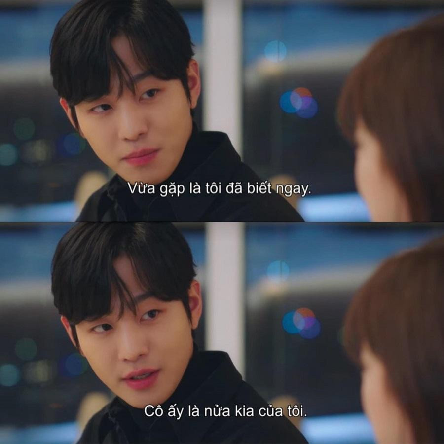 Vừa ngồi vào bàn ăn là Kang Tae Moo liền bật chế độ &quot;chàng trai cuồng người yêu&quot;.