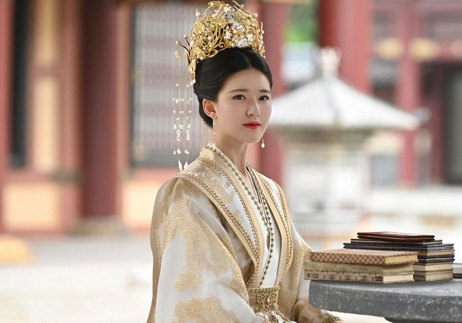 Triệu Lộ Tư với tạo hình trong "Thả Thí Thiên Hạ". Triệu Lộ Tư với tạo hình trong "Thả Thí Thiên Hạ".