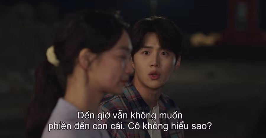 Cả hai tranh cãi gay gắt từ sáng, đến tối hẹn ra bờ biển tranh cãi tiếp.