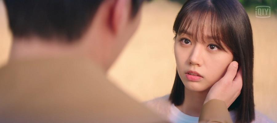 nhưng thỉnh thoảng vẫn bị vẻ điển trai của Shin Woo Yeo hớp hồn. nhưng thỉnh thoảng vẫn bị vẻ điển trai của Shin Woo Yeo hớp hồn.