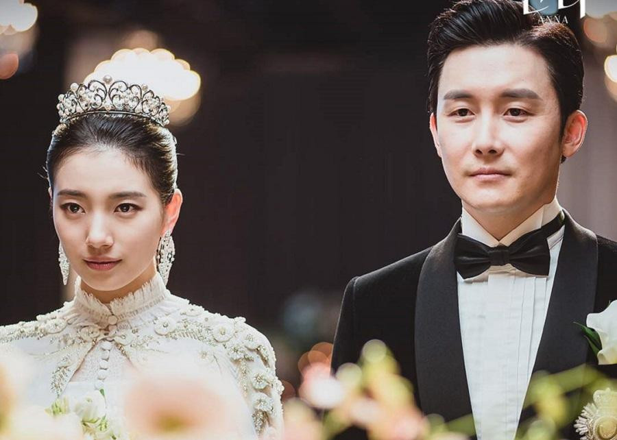 Kim Jun Han vào vai Ji Hoon, người chồng giàu có của Anna.