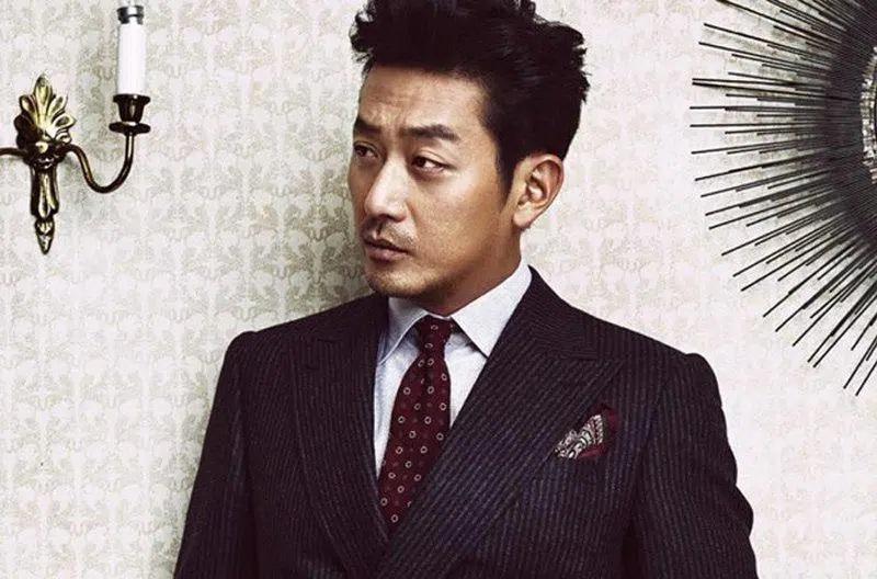 Ha Jung Woo vào vai chính Kang In Goo.