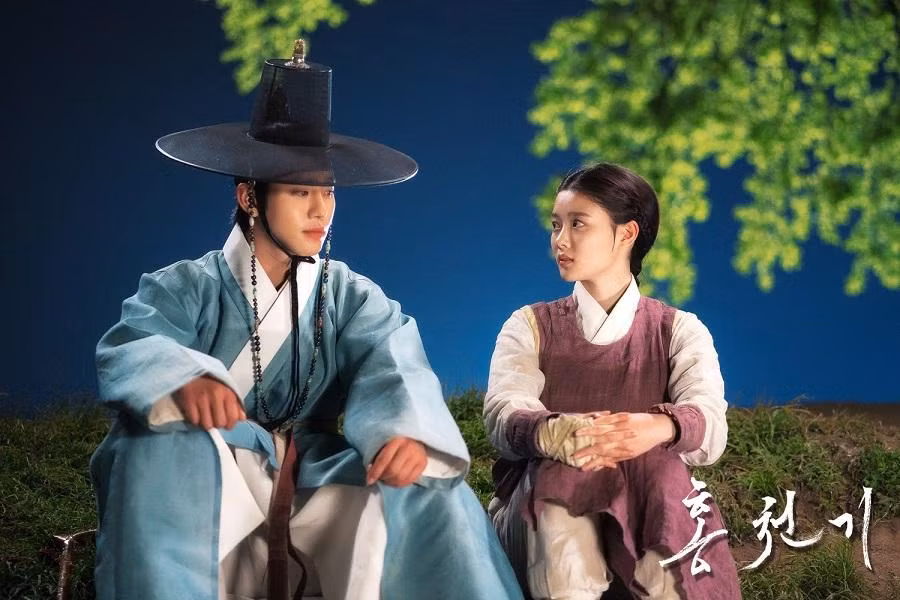 Ahn Hyo Seop và Kim Yoo Jung trở thành "cặp đôi đẹp nhất" của đài SBS năm 2021.