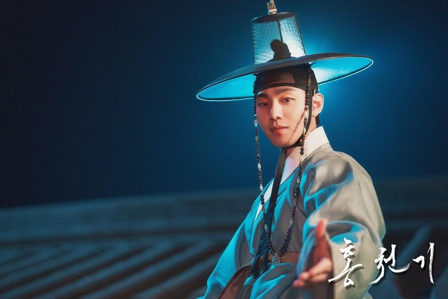 Ahn Hyo Seop được khen ngợi khi vào vai nhà chiêm tinh mù Ha Ram trong "Bầu Trời Rực Đỏ" Ahn Hyo Seop được khen ngợi khi vào vai nhà chiêm tinh mù Ha Ram trong "Bầu Trời Rực Đỏ"