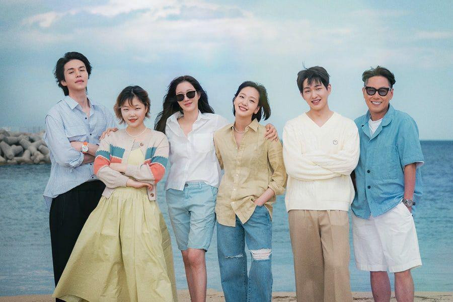 "Sea Of Hope" với sáu thành viên chủ chốt: Lee Dong Wook, Lee Suhyun (AKMU), Lee Ji Ah, Kim Go Eun, Onew (SHINee), Yoon Jong Shin. "Sea Of Hope" với sáu thành viên chủ chốt: Lee Dong Wook, Lee Suhyun (AKMU), Lee Ji Ah, Kim Go Eun, Onew (SHINee), Yoon Jong Shin.