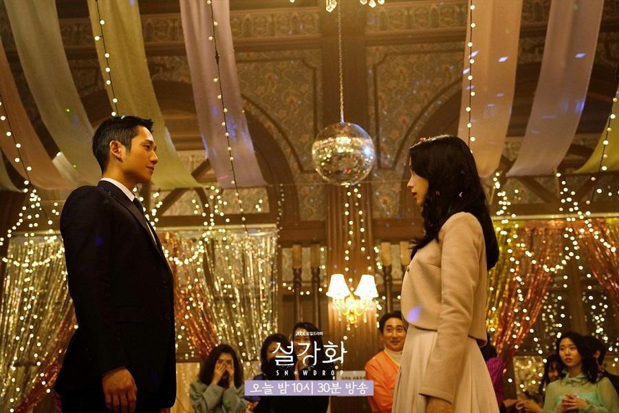 "Snowdrop" của Jisoo (BLACKPINK) và Jung Hae In kể từ thời điểm này phải chăng đã tránh được vận đen đeo bám? "Snowdrop" của Jisoo (BLACKPINK) và Jung Hae In kể từ thời điểm này phải chăng đã tránh được vận đen đeo bám?