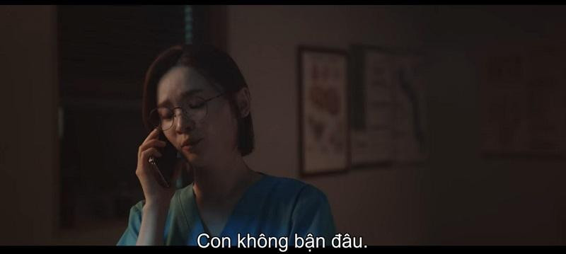 Cô cũng tự trách bản thân không ở bên cạnh mẹ nhiều hơn. Cô cũng tự trách bản thân không ở bên cạnh mẹ nhiều hơn.