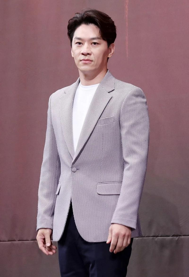 Nam diễn viên Jung Sang Hoon Nam diễn viên Jung Sang Hoon