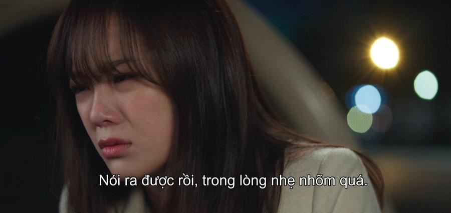 Shin Ha Ri trong lúc say, cứ ngỡ Kang Tae Moo trước mặt là do mình tưởng tượng. Shin Ha Ri trong lúc say, cứ ngỡ Kang Tae Moo trước mặt là do mình tưởng tượng.