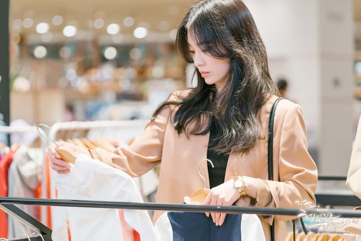 Song Hye Kyo không được đánh giá cao trong lần trở lại này, mà còn có dấu hiệu "hết thời". Song Hye Kyo không được đánh giá cao trong lần trở lại này, mà còn có dấu hiệu "hết thời".