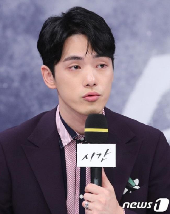 Tinh thần Kim Jung Hyun trong ngày họp báo &quot;Time&quot; được đánh giá là sa sút