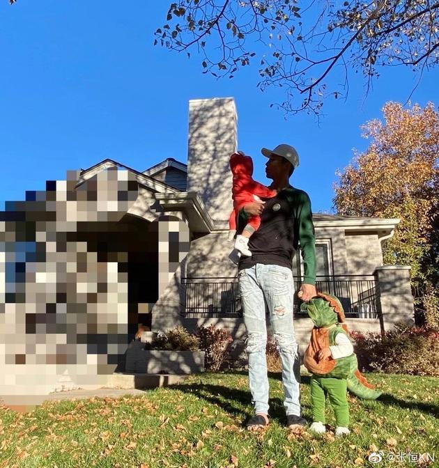 Trương Hằng đã tự mình nuôi hai con trong suốt thời gian dài và Trịnh Sảng chỉ gặp một vài lần Trương Hằng đã tự mình nuôi hai con trong suốt thời gian dài và Trịnh Sảng chỉ gặp một vài lần