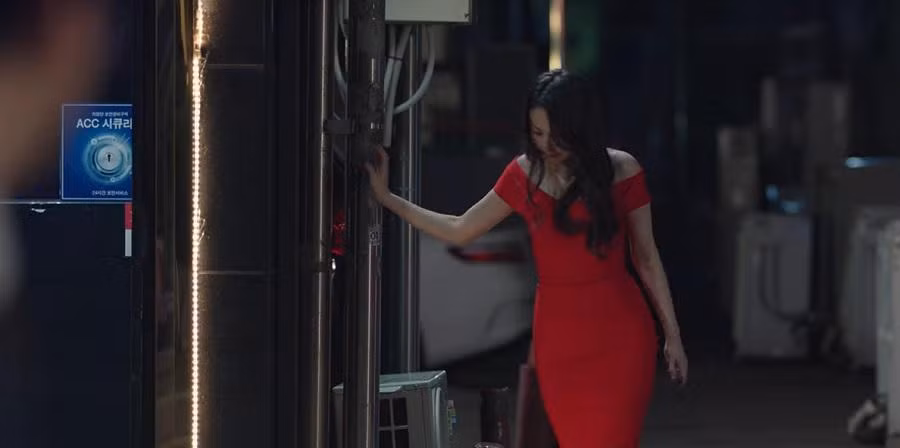 Những tình tiết về cuộc sống của So Won cũng bị khán giả chê lỗi thời.