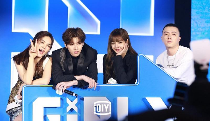 Chương trình &quot;Thanh Xuân Có Bạn 2&quot; với dàn huấn luyện viên và host được yêu thích.