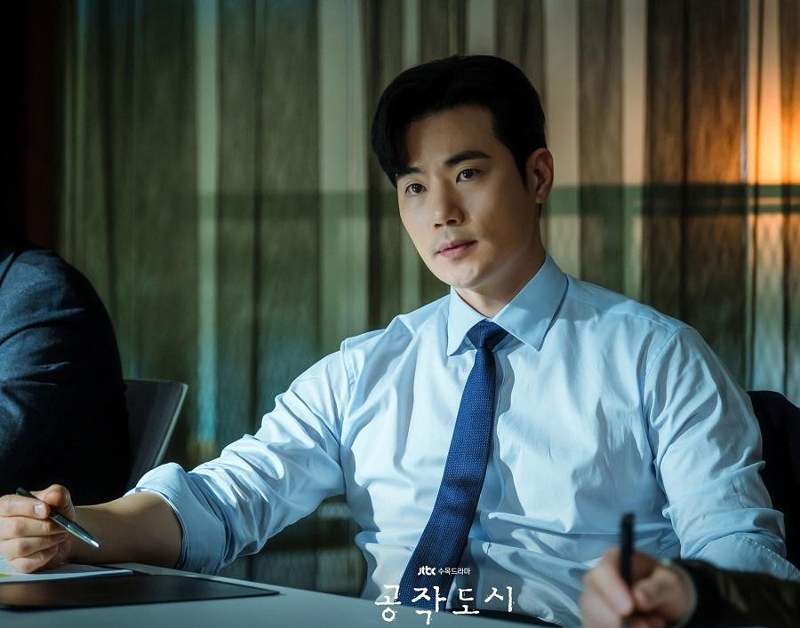 Kim Kang Woo vai Jung Joon Hyuk.