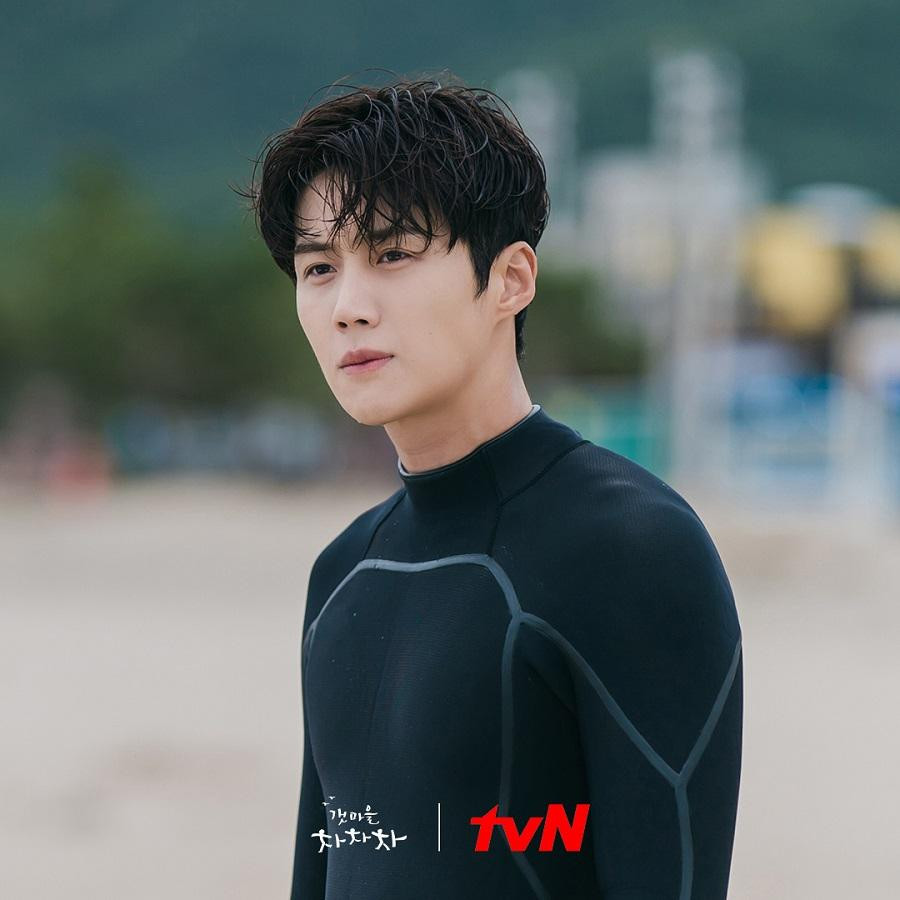 Kim Seon Ho hiện là nam diễn viên đang rất được yêu thích Kim Seon Ho hiện là nam diễn viên đang rất được yêu thích