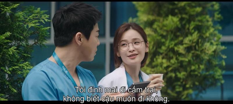 Tần suất gặp gỡ của Song Hwa và Ik Jun ngày một thường xuyên.