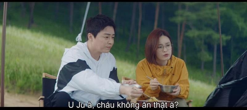 Cuối tuần còn đi cắm trại cùng nhau.